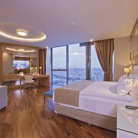Szálloda Ramada Plaza By Wyndham 5*
