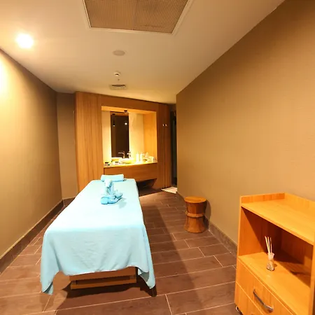 Ramada Plaza By Wyndham 5* 科尼亚