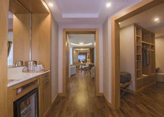 Ramada Plaza By Wyndham