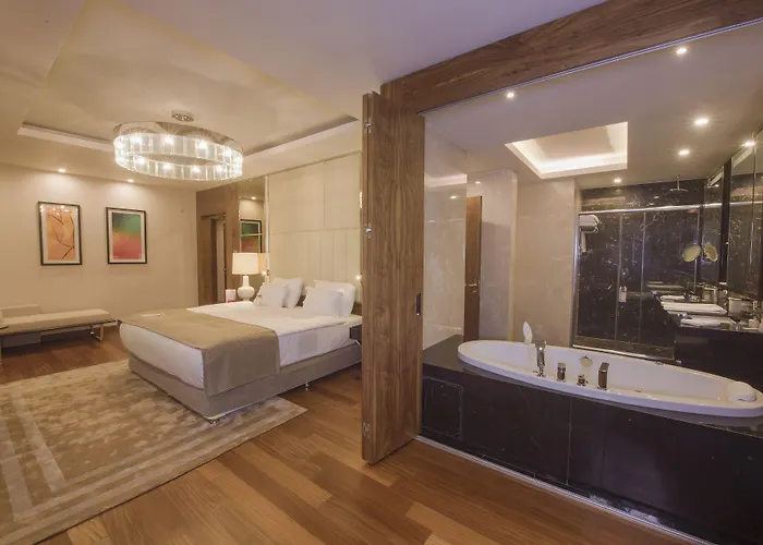 Ramada Plaza By Wyndham