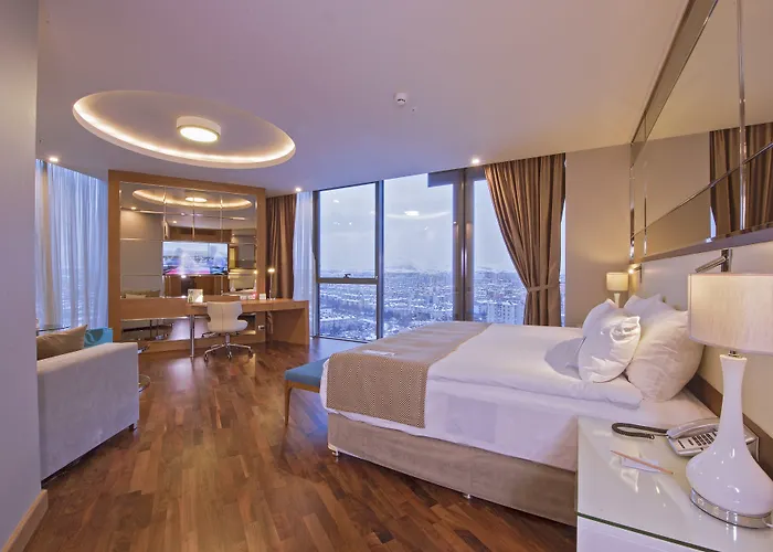 Hotel Ramada Plaza By Wyndham 5*